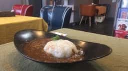 カレー専門店&カフェ Bonds"