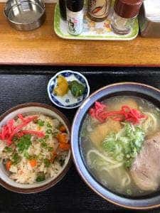 沖縄そば屋