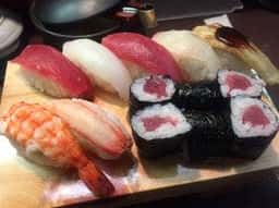 鮨処 魚周