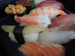 つきじ海賓金沢八景店