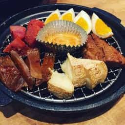 七輪焼お魚くわえたどら猫