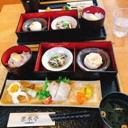 カフェ&ギャラリーショップ 楽水亭