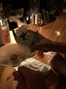 Bar 秋吉