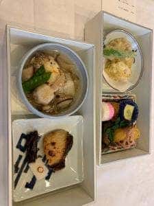 庭のホテル