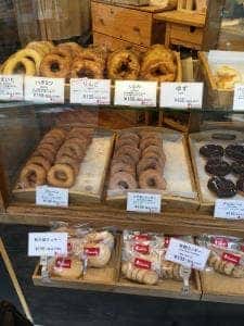 DONUTS&BAKED SWEETS hanauta