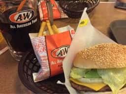 A&W 宮古下里通り店