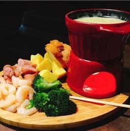 本格派チーズと熟成肉専門店 チーズピア 新宿本店