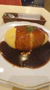 CAFE DINING PLAYS NICE