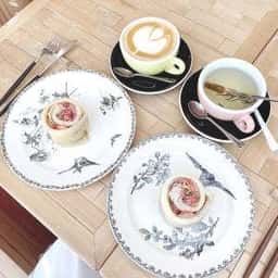 INTERIOR BOOKWORM CAFE