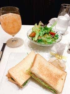 カフェ プルニエ パリ