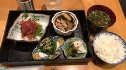 岸由