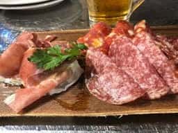 ワイン食堂トランク 久茂地店