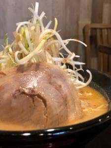 味噌とんこつらーめん まる