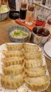 肉汁餃子と190円レモサワー しんちゃん 谷四店