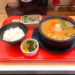 韓流めし屋 龍龍食堂