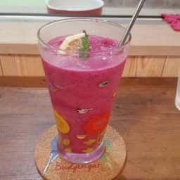 カフェマクロ美与利
