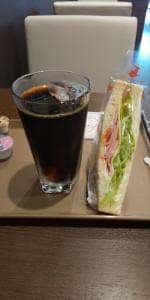 ホリーズカフェ 近鉄八尾駅前店