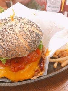KUA`AINA ルクア大阪店