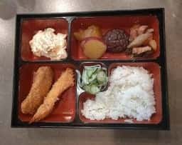 ポテトサラダと煮込み料理