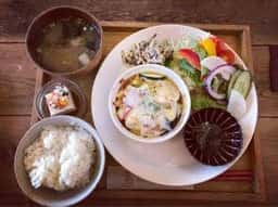 キエラ QUI EST LA?