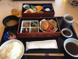 御食事処 水蓮 神戸みなと温泉 蓮