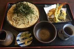 こざすや