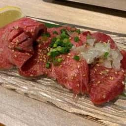 焼肉居酒屋 ともさんかく 本店別館