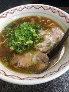 うなりや