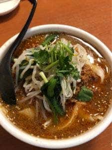 龍興刀削面舗