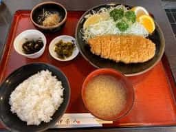 伊奈八