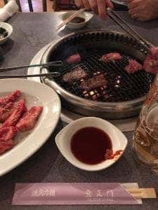 登正門