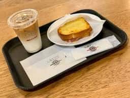 caffe LAT.25° 成田空港第3ターミナル2F店