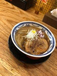下品なぐらいダシのうまいラーメン屋 沖縄園田店