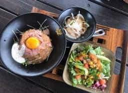 THREE LITTLE PIGS 日進店