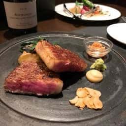 炭焼きステーキとワイン obiobi