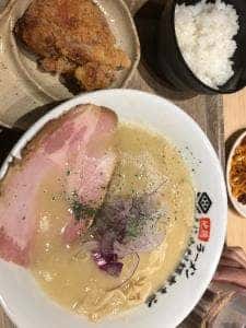 地鶏ラーメンくりや 製麺直売所