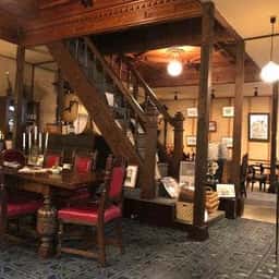 震湯カフェ内蔵丞