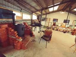 BORDERLESS LOUNGE