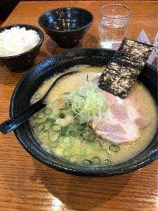 三代目 久留米ラーメン よかろうもん