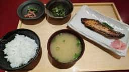 五穀 菖蒲店