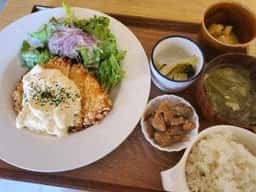 れんげやの森 ～カフェ食堂れんげや～