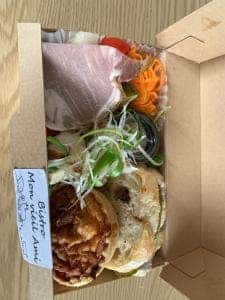 ビストロモナミ