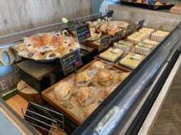 パン工房 バオバブの木