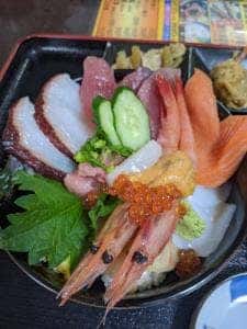 浜の味「どんぶり屋」