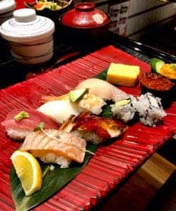 活魚廻転寿司 にぎり長次郎 朝霧店