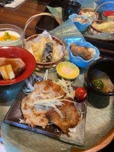 ダイニング こもれび