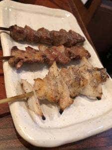 焼鳥・牛もつ ともず