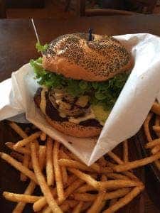 KUA`AINA 軽井沢店