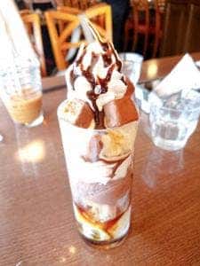 カフェ ド ラム 東バイパス店