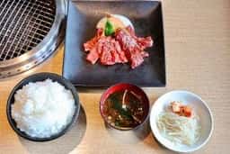 焼肉 みます